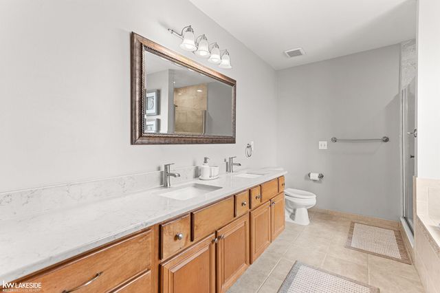 51389 Midland Circle, Macomb, MI 48042