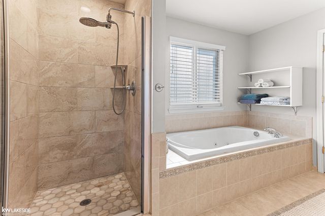 51389 Midland Circle, Macomb, MI 48042