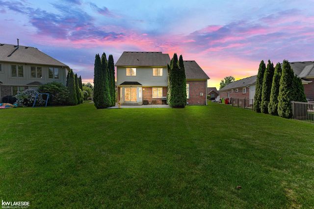 51389 Midland Circle, Macomb, MI 48042