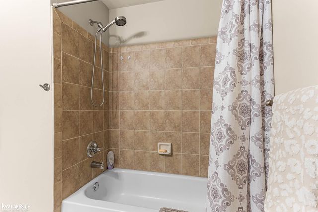 51389 Midland Circle, Macomb, MI 48042