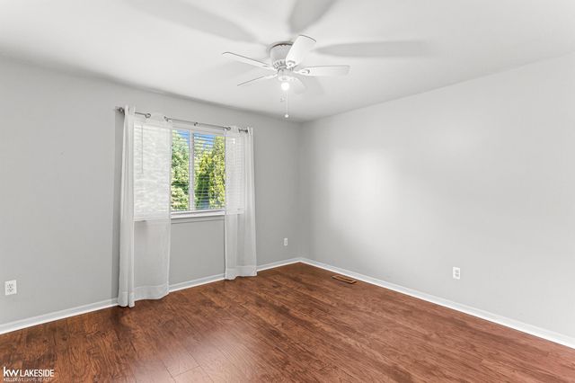 51389 Midland Circle, Macomb, MI 48042