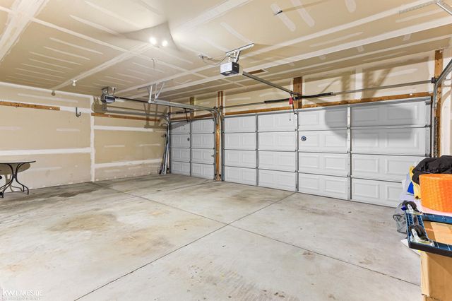 51389 Midland Circle, Macomb, MI 48042