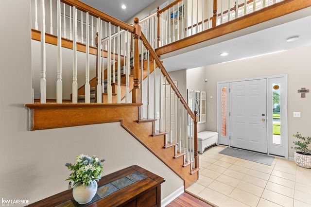 51389 Midland Circle, Macomb, MI 48042