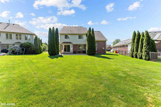 51389 Midland Circle, Macomb, MI 48042