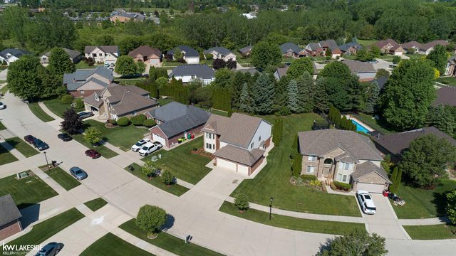 51389 Midland Circle, Macomb, MI 48042