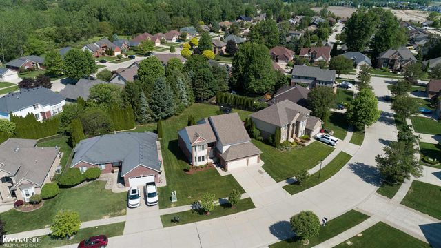 51389 Midland Circle, Macomb, MI 48042