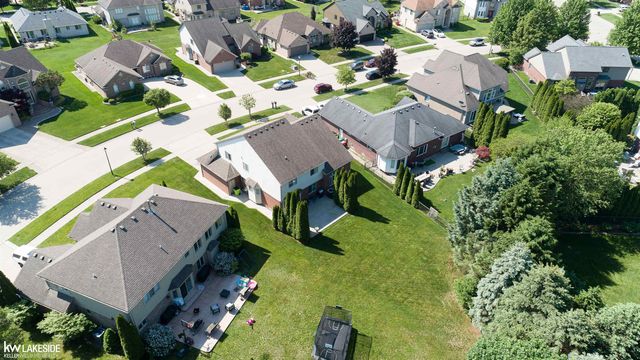 51389 Midland Circle, Macomb, MI 48042