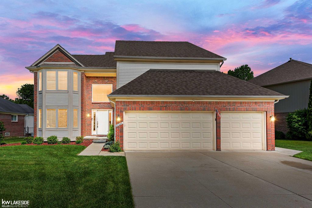 51389 Midland Circle, Macomb, MI 48042