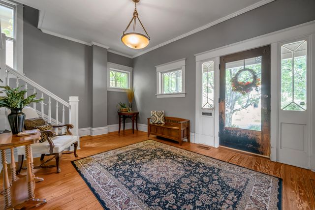 230 E Bell Court, Lexington, KY 40508