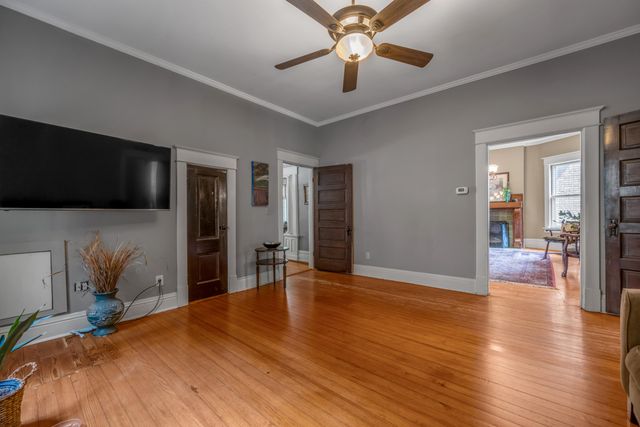 230 E Bell Court, Lexington, KY 40508