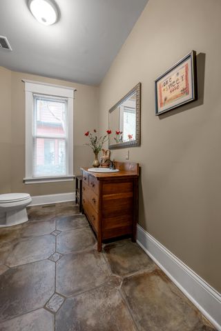 230 E Bell Court, Lexington, KY 40508
