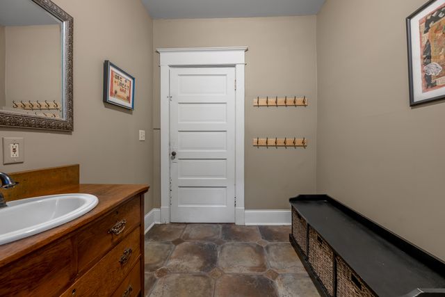 230 E Bell Court, Lexington, KY 40508