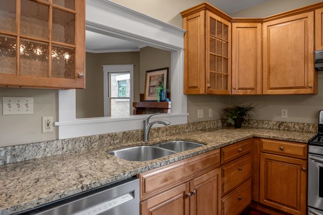 230 E Bell Court, Lexington, KY 40508