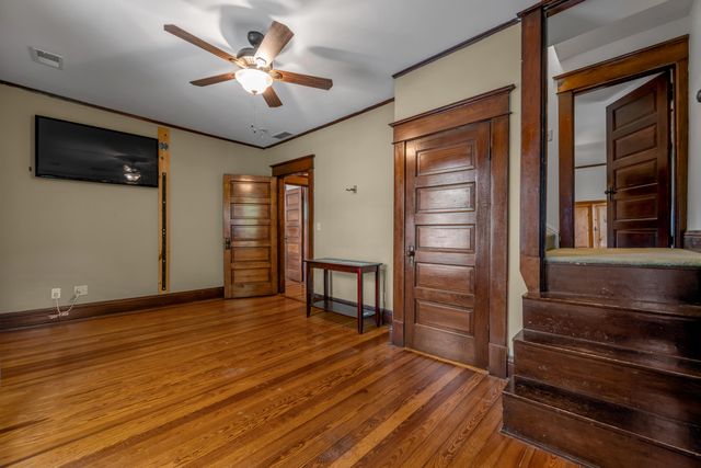 230 E Bell Court, Lexington, KY 40508