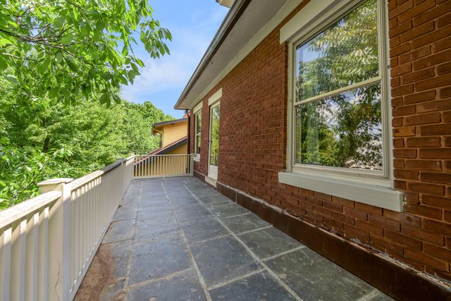 230 E Bell Court, Lexington, KY 40508