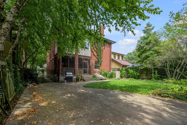 230 E Bell Court, Lexington, KY 40508