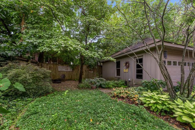 230 E Bell Court, Lexington, KY 40508