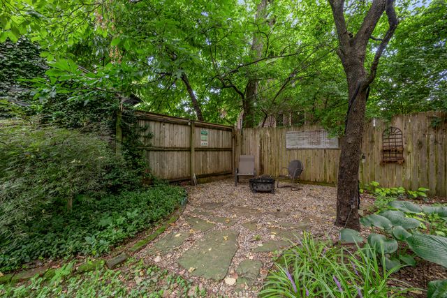 230 E Bell Court, Lexington, KY 40508