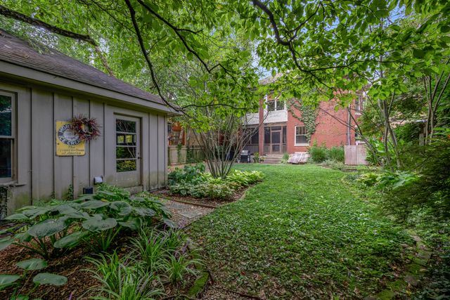 230 E Bell Court, Lexington, KY 40508