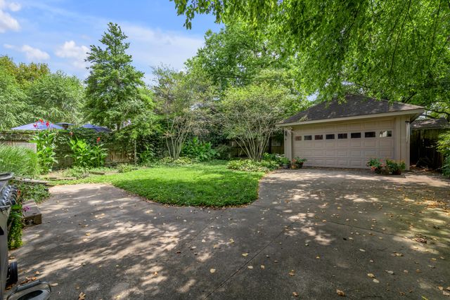 230 E Bell Court, Lexington, KY 40508
