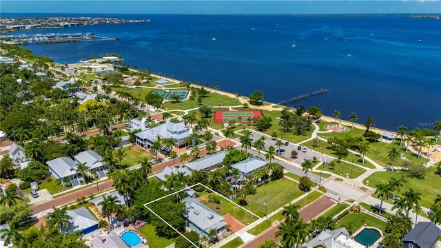 115 GILL STREET, Punta Gorda, FL 33950