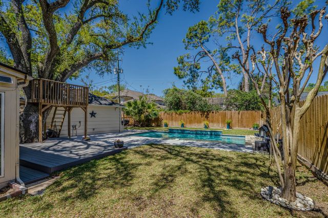 12458 Woodthorpe Lane, Houston, TX 77024