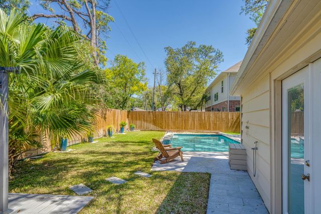 12458 Woodthorpe Lane, Houston, TX 77024