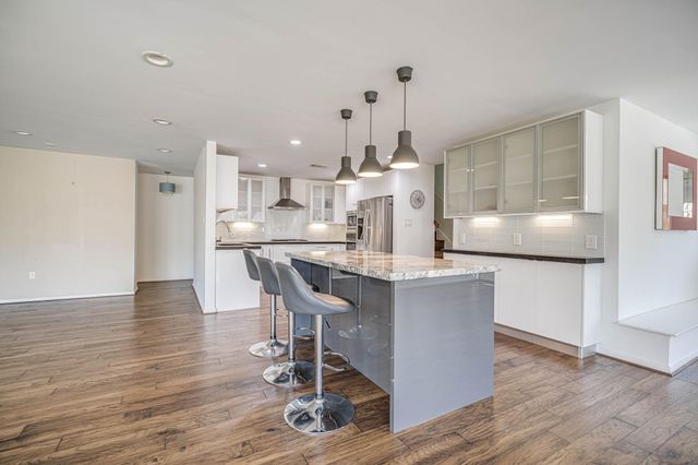 12458 Woodthorpe Lane, Houston, TX 77024