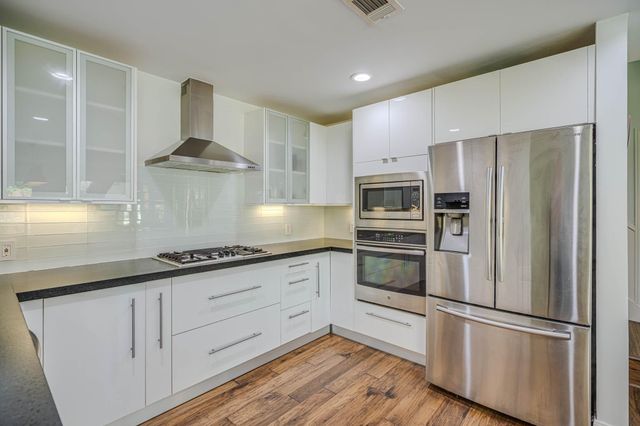 12458 Woodthorpe Lane, Houston, TX 77024