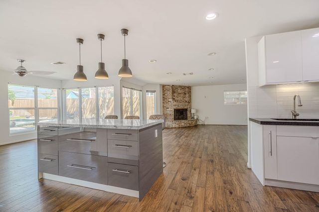 12458 Woodthorpe Lane, Houston, TX 77024