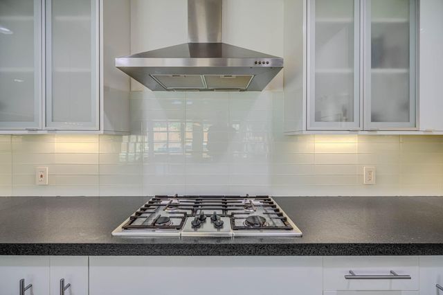 12458 Woodthorpe Lane, Houston, TX 77024