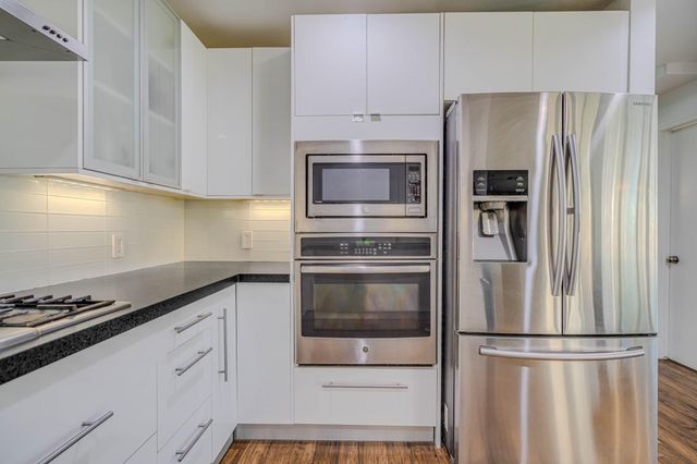 12458 Woodthorpe Lane, Houston, TX 77024