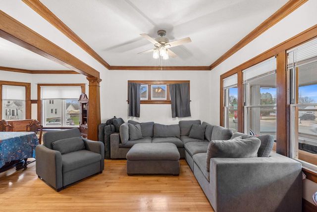 1136 Fond du lac AVENUE, Kewaskum, WI 53040