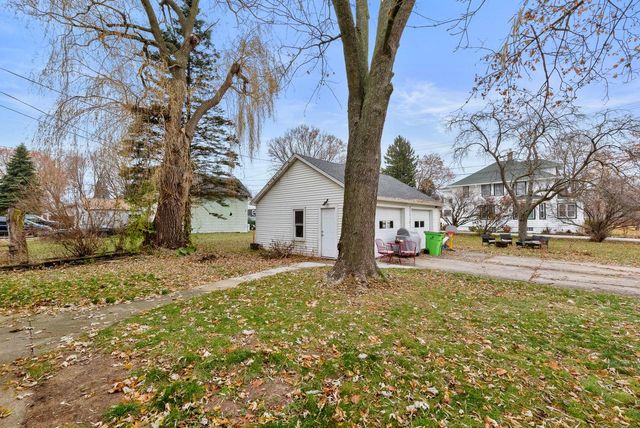 1136 Fond du lac AVENUE, Kewaskum, WI 53040