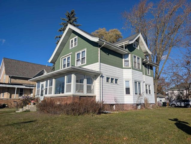 1136 Fond du lac AVENUE, Kewaskum, WI 53040