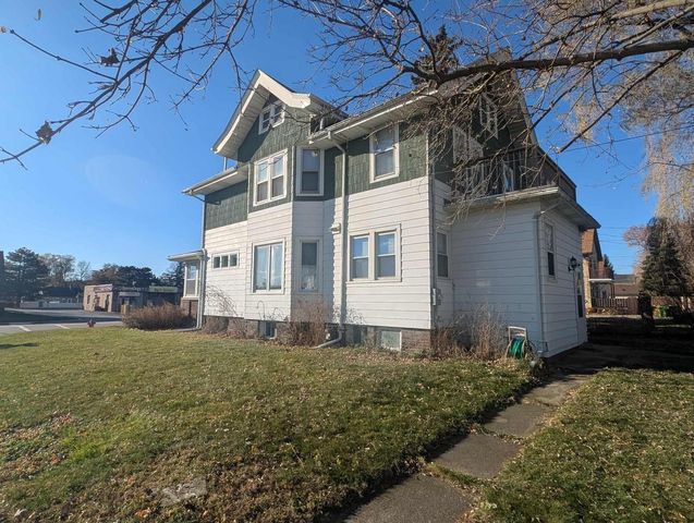 1136 Fond du lac AVENUE, Kewaskum, WI 53040