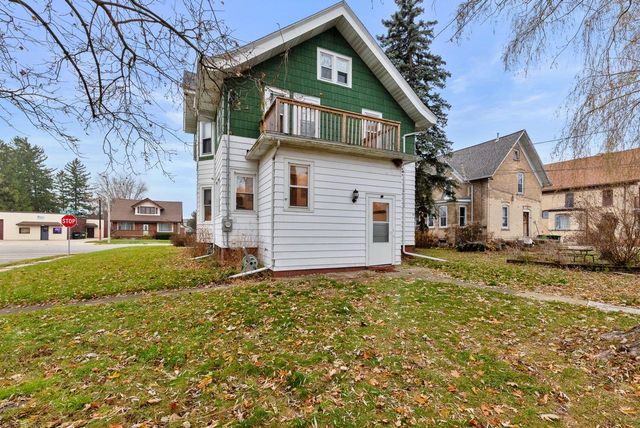 1136 Fond du lac AVENUE, Kewaskum, WI 53040