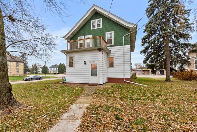 1136 Fond du lac AVENUE, Kewaskum, WI 53040