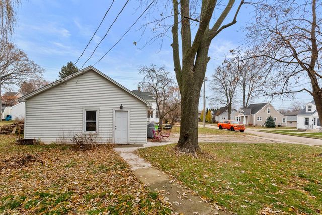 1136 Fond du lac AVENUE, Kewaskum, WI 53040