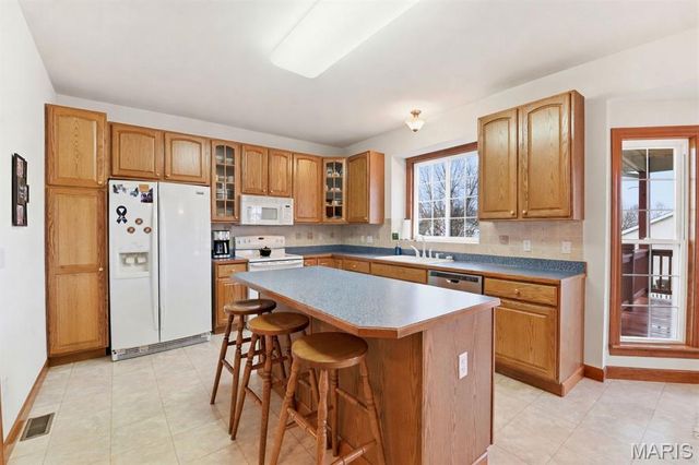 47 Savannah Hill Drive, St Peters, MO 63376