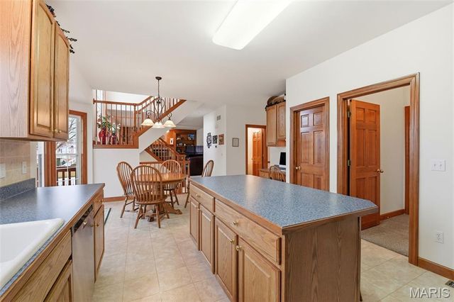 47 Savannah Hill Drive, St Peters, MO 63376