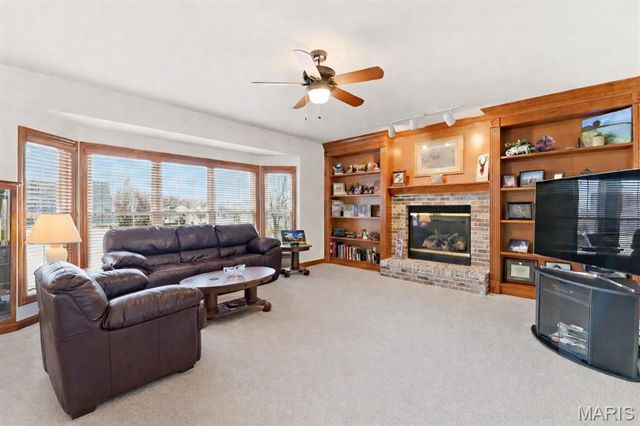 47 Savannah Hill Drive, St Peters, MO 63376