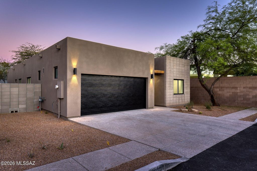 3942 E Elmwood Street, Tucson, AZ 85711