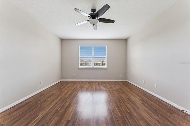 1620 LAKE PARKWAY DRIVE, St Cloud, FL 34771