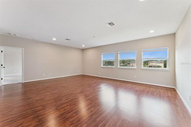 1620 LAKE PARKWAY DRIVE, St Cloud, FL 34771