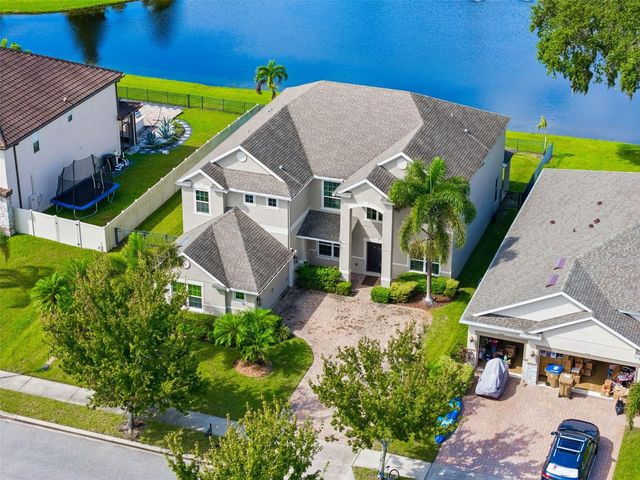 1620 LAKE PARKWAY DRIVE, St Cloud, FL 34771