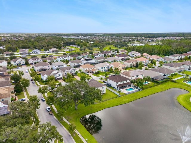 1620 LAKE PARKWAY DRIVE, St Cloud, FL 34771