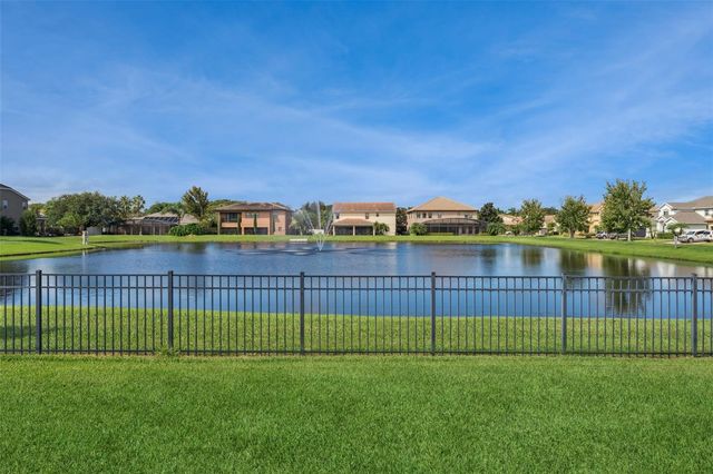 1620 LAKE PARKWAY DRIVE, St Cloud, FL 34771