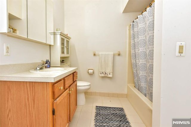 5420 Richmond Road 420, West Milford, NJ 07480