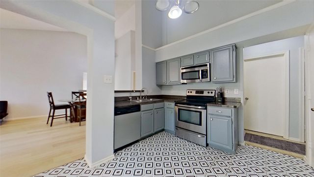 6003 Ivy Glen Drive, Arlington, TX 76017